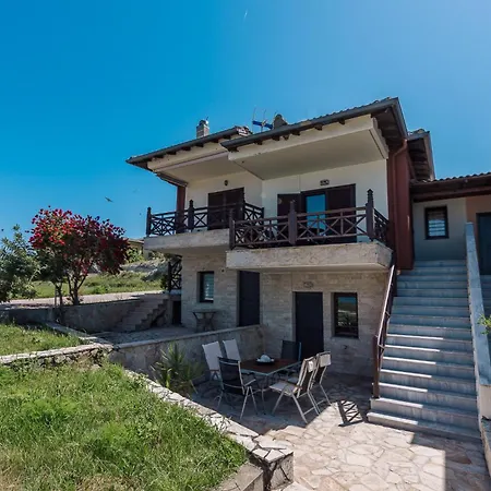 Sara 2 Amazing Sea View Maisonette, בית נופש לריסוס