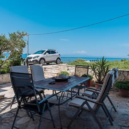 Sara 2 Amazing Sea View Maisonette,